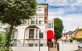 Oyo London Guest House